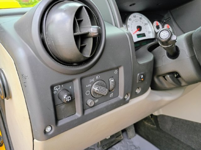 Used 2005 HUMMER H2 w/ Preferred Equipment Group AWD/4WD image 31