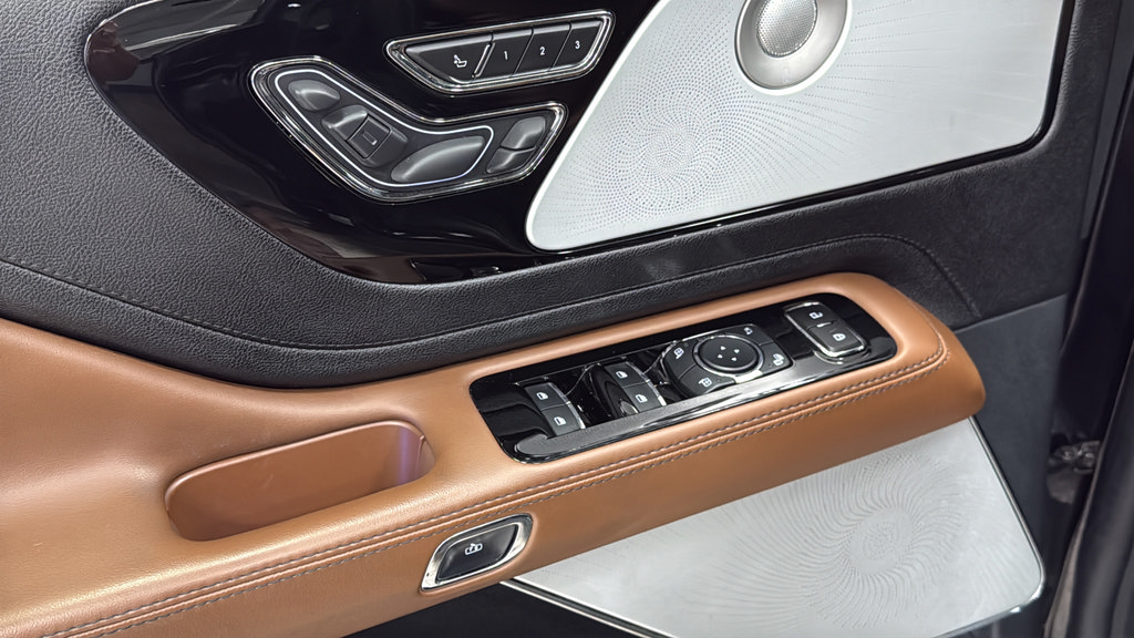 Used 2023 Lincoln Aviator Grand Touring w/ Equipment Group 301A AWD/4WD image 20