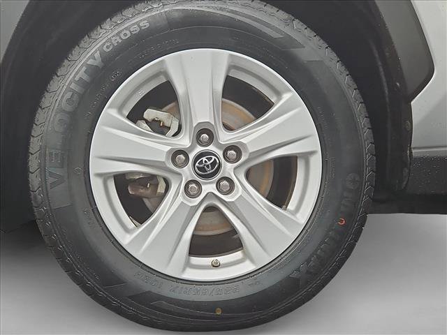 Used 2019 Toyota RAV4 XLE w/ Carpet Mat Package FWD image 29