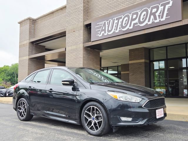 Used 2015 Ford Focus SE w/ SE Sport Package image 1