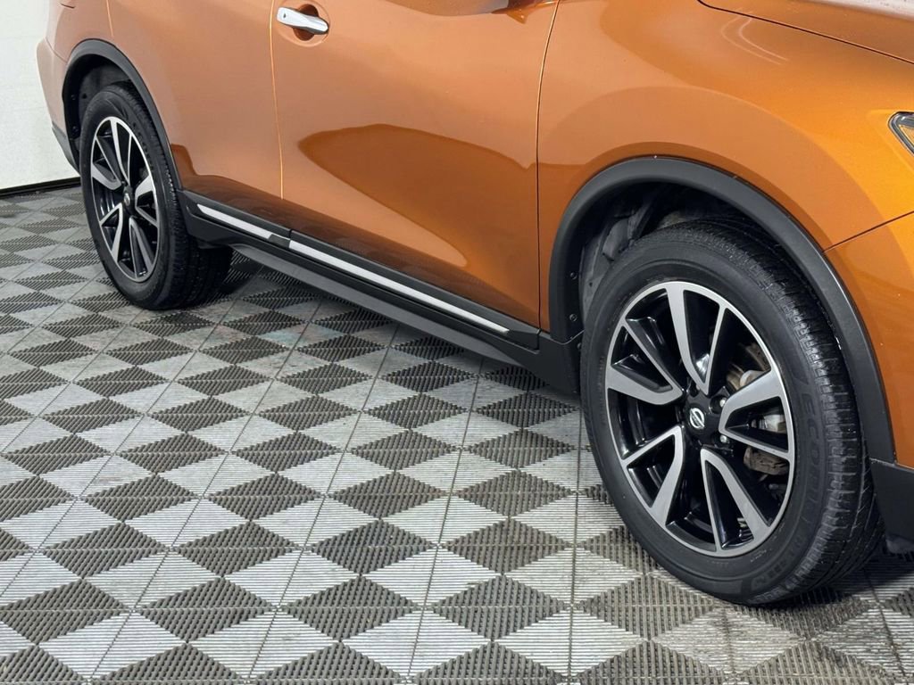 Used 2017 Nissan Rogue SL w/ SL Premium Package image 12