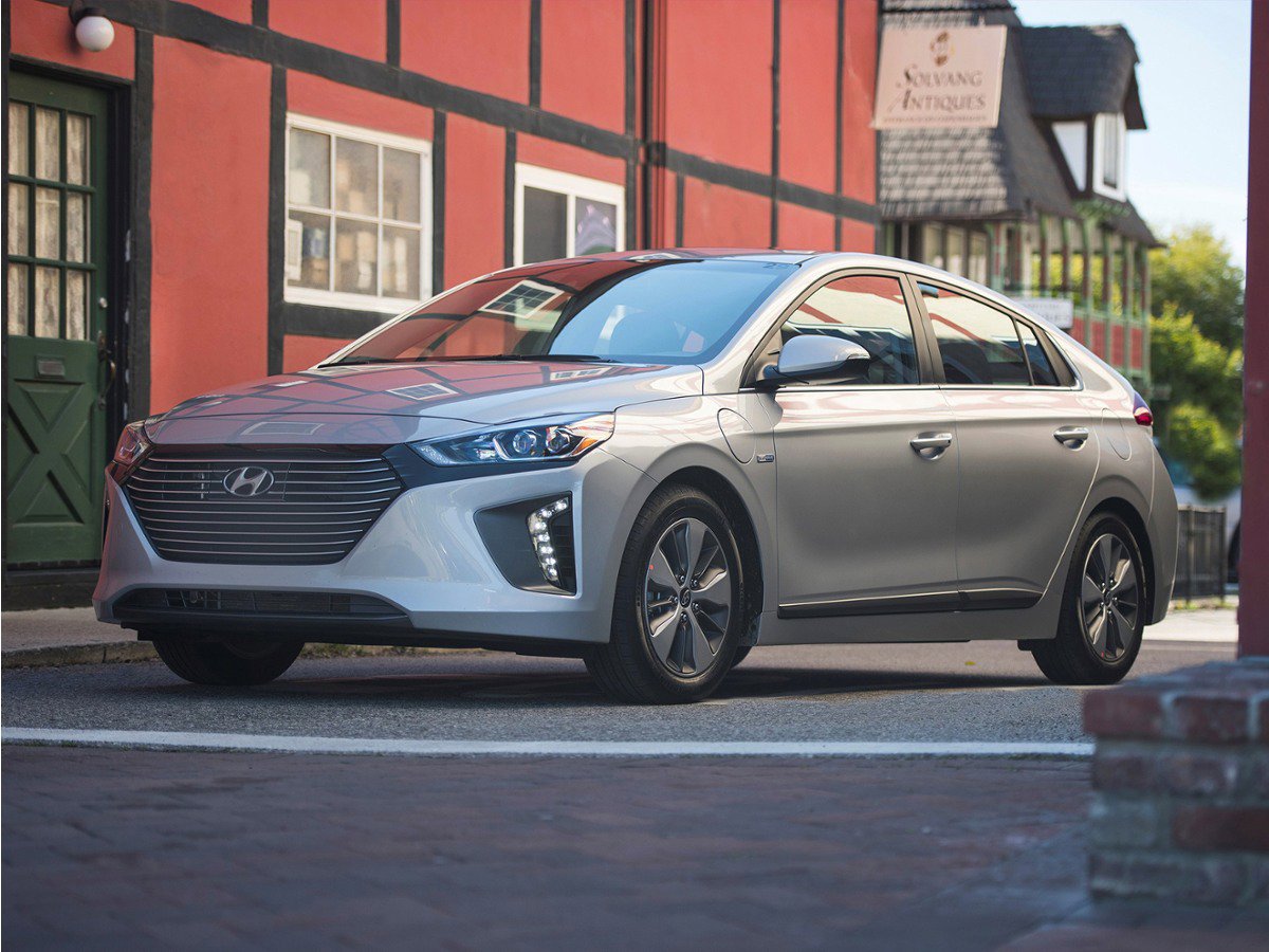 Used 2018 Hyundai Ioniq Plug-In Hybrid FWD video 1