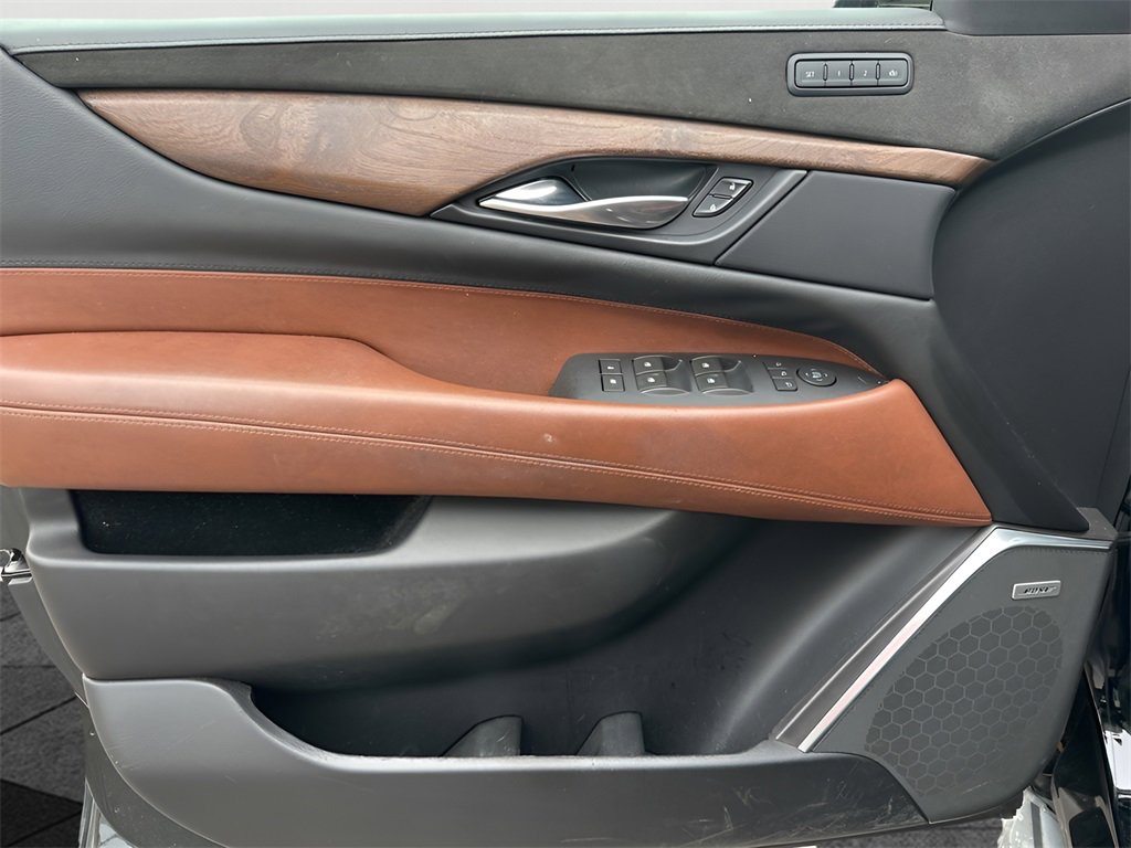 Used 2019 Cadillac Escalade ESV Luxury image 10
