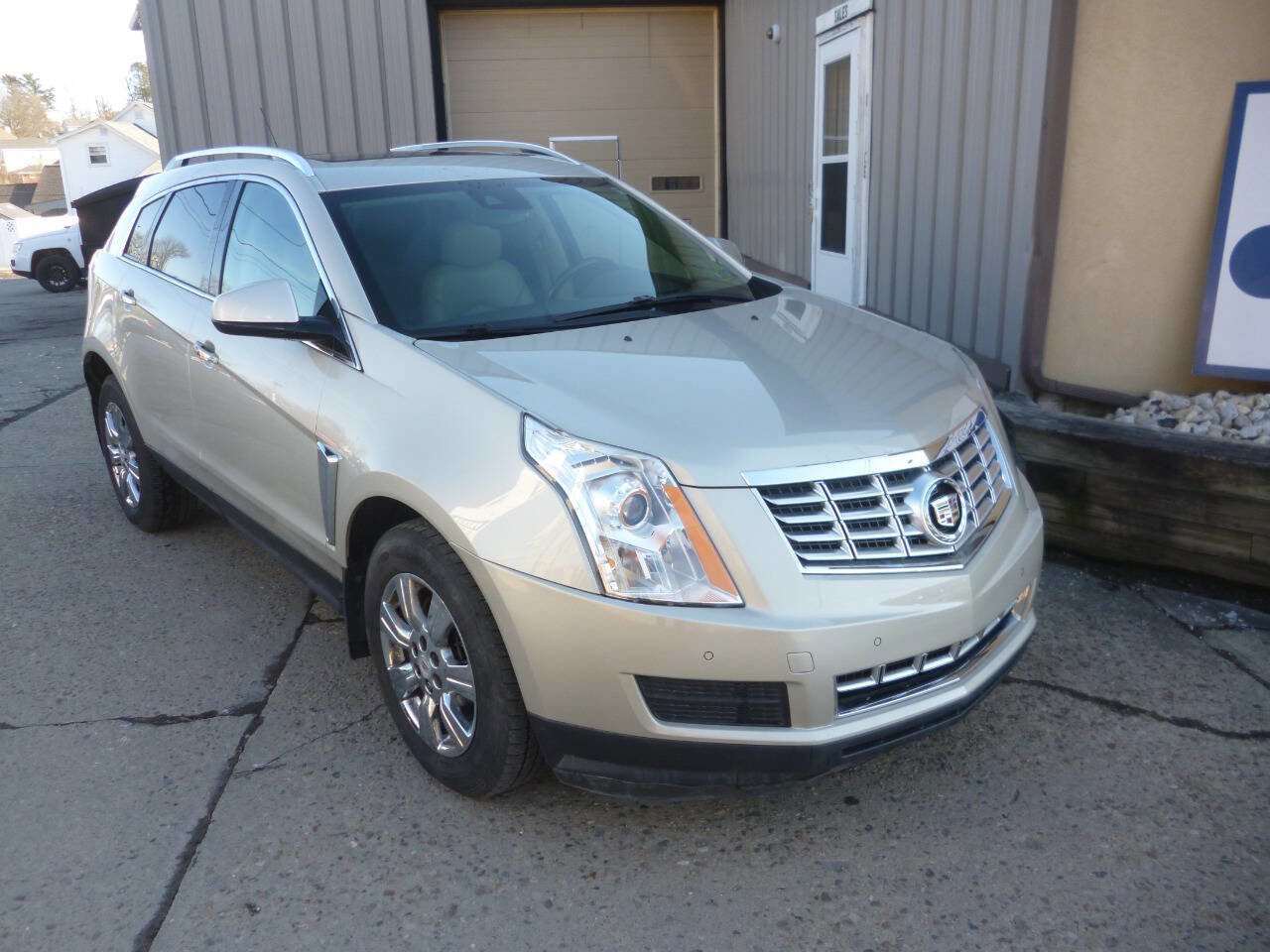 Used 2015 Cadillac SRX Luxury w/ Driver Awareness Package image 2