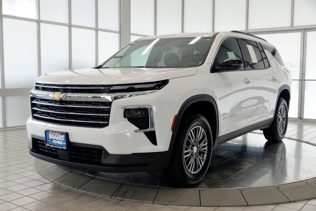 Used 2025 Chevrolet Traverse LT AWD/4WD image 4