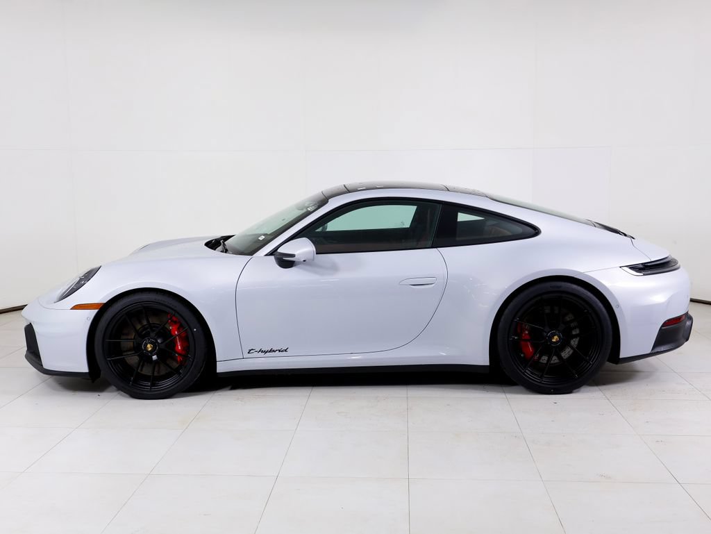 New 2026 Porsche 911 Carrera GTS RWD image 2
