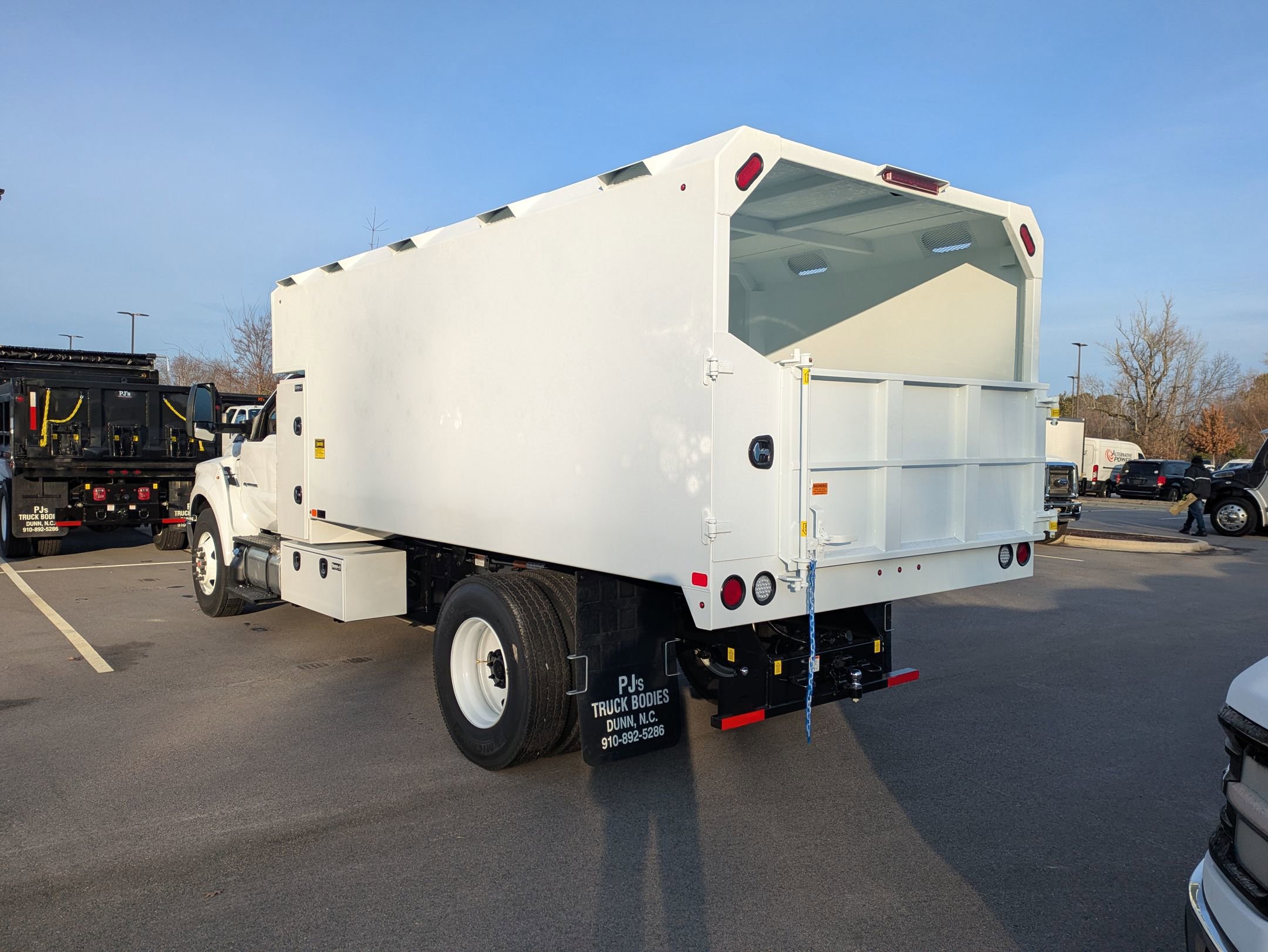 New 2026 Ford F750 2WD Regular Cab Super Duty image 5