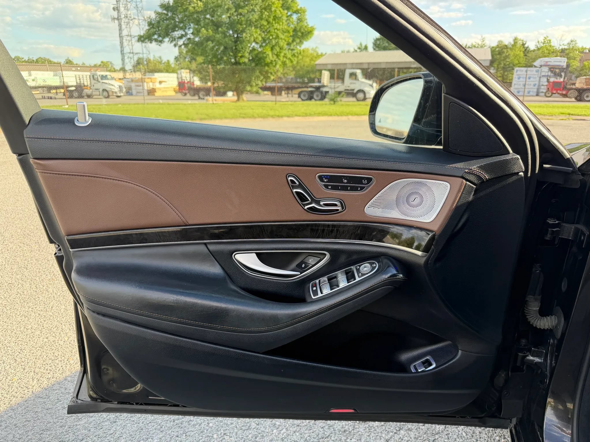 Used 2014 Mercedes-Benz S 550 Sedan w/ Edition 1 Package image 26