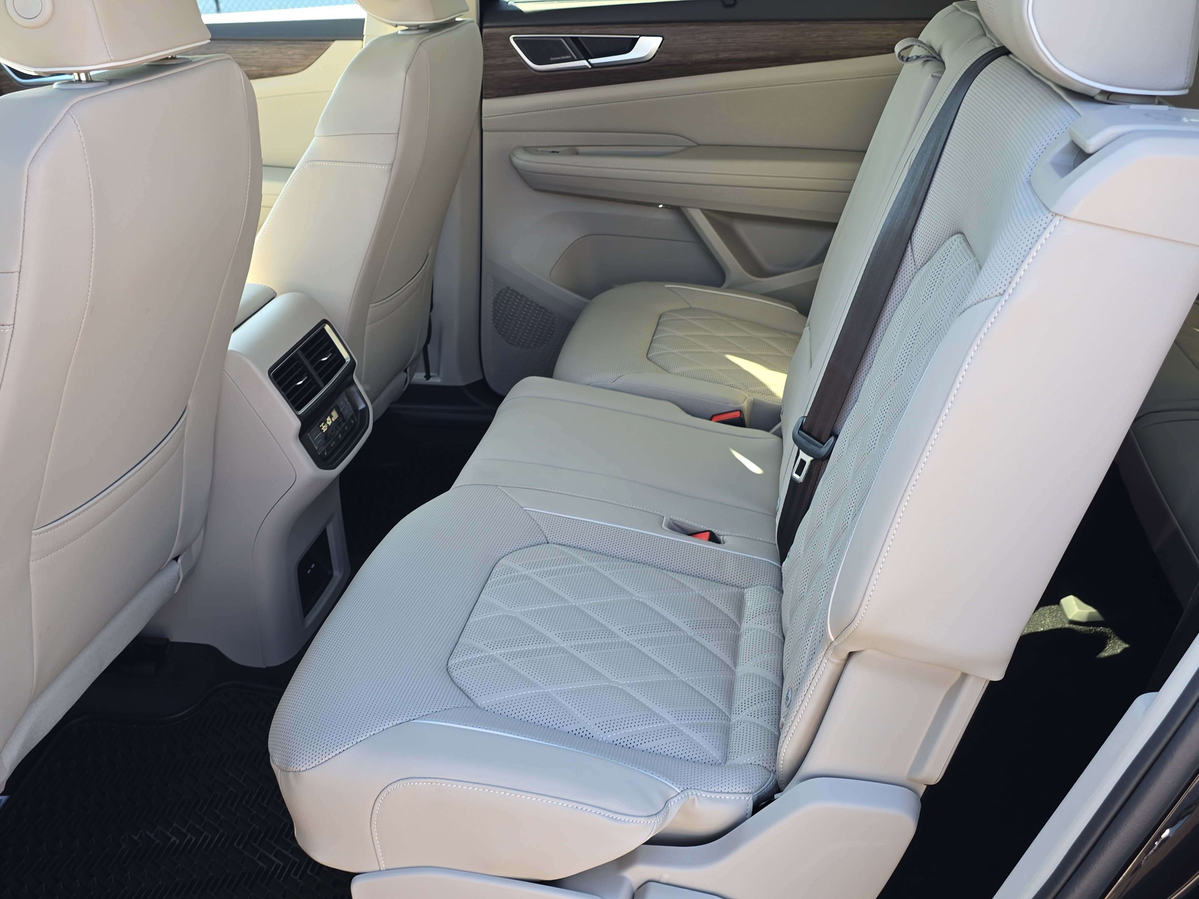 New 2026 Volkswagen Atlas SEL Premium R-Line image 15