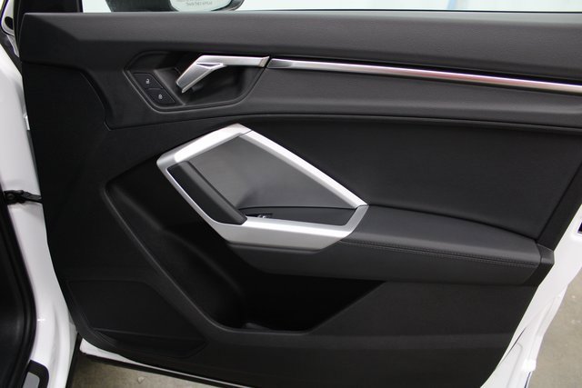 Used 2024 Audi Q3 2.0T Premium image 27