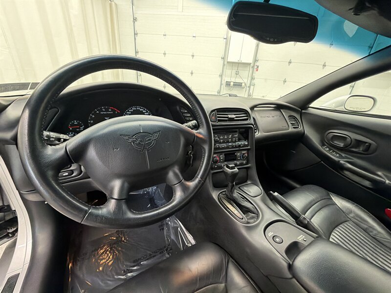 Used 2001 Chevrolet Corvette Convertible w/ Preferred Equipment Group1 RWD image 19