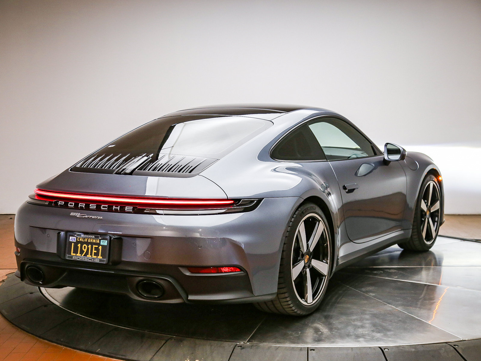 Certified 2025 Porsche 911 Carrera RWD image 7
