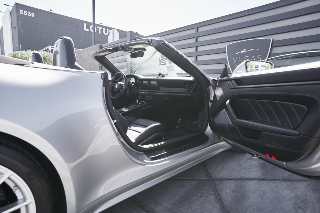 Used 2024 Porsche 911 Carrera GTS w/ Premium Package image 20