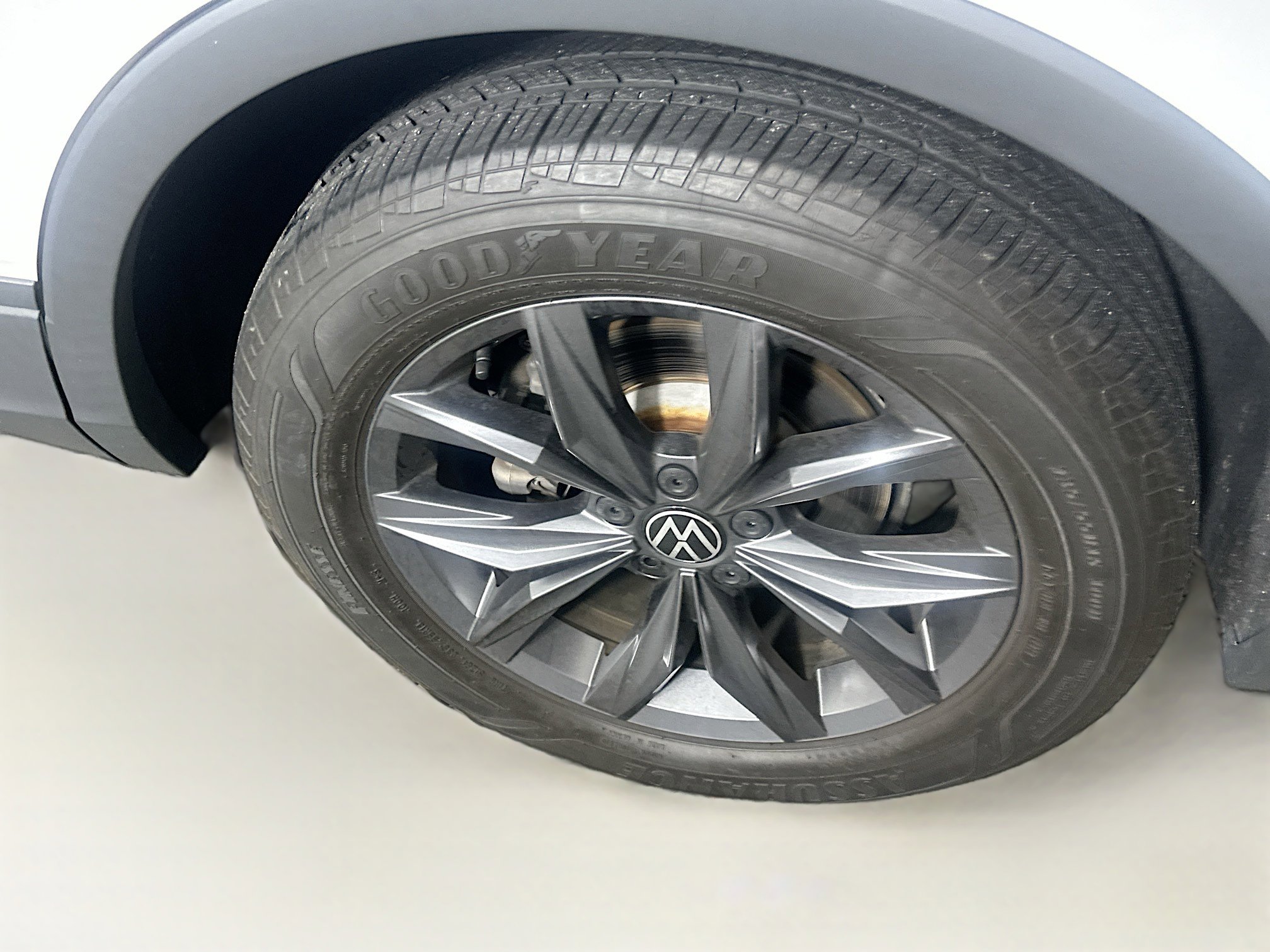 Used 2022 Volkswagen Tiguan SE FWD image 11