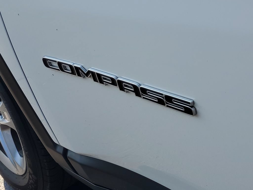 Used 2024 Jeep Compass Latitude AWD/4WD image 6