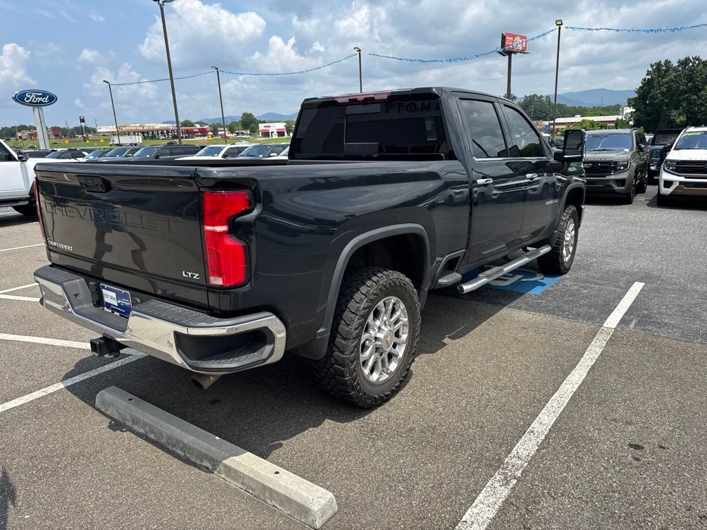 Used 2024 Chevrolet Silverado 2500 LTZ w/ LTZ Convenience Package AWD/4WD image 8