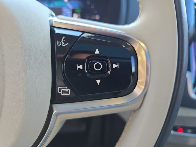 Used 2024 Volvo XC90 T8 Ultimate w/ Lounge Package image 22