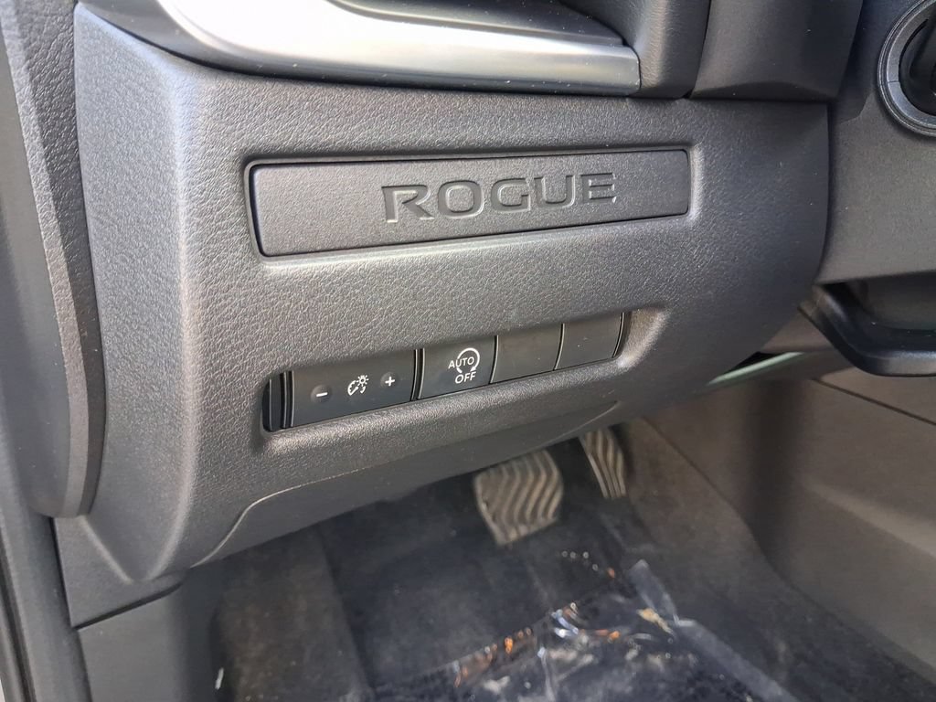 Used 2023 Nissan Rogue S FWD image 27