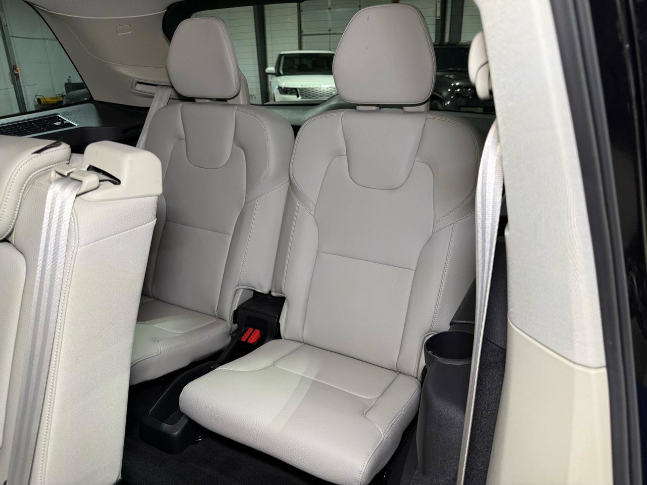 Used 2024 Volvo XC90 B5 Core AWD/4WD image 36