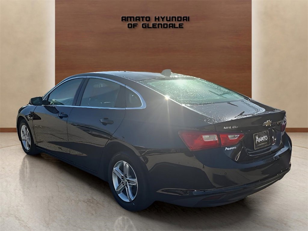 Used 2023 Chevrolet Malibu LT w/ Driver Confidence Package image 4