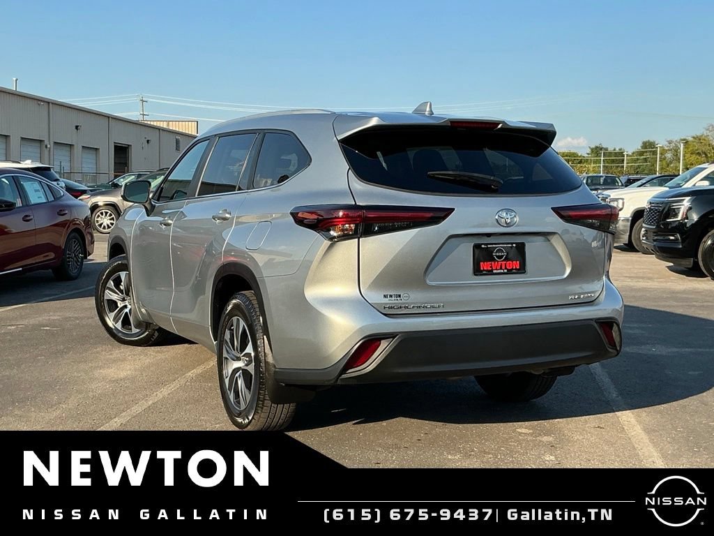 Used 2024 Toyota Highlander XLE AWD/4WD image 27
