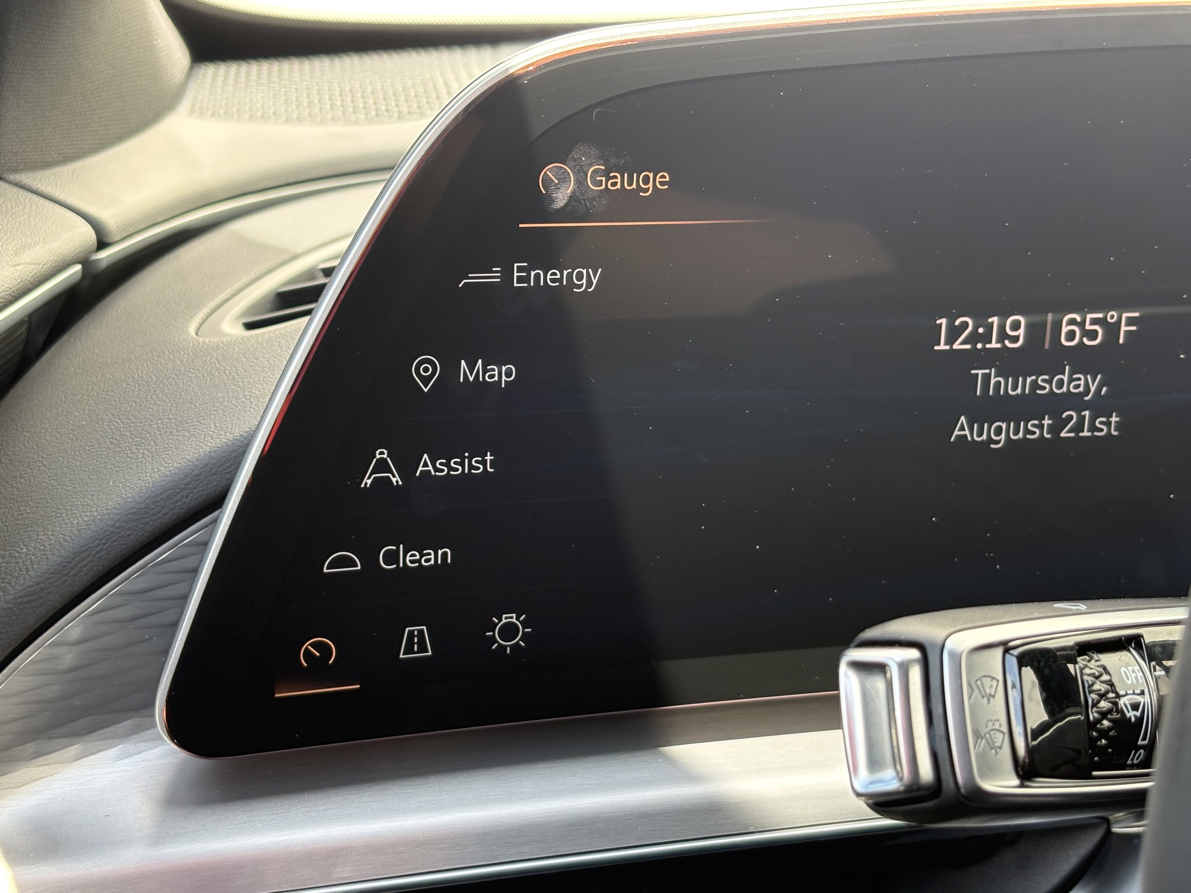 New 2025 Cadillac Lyriq Luxury image 19