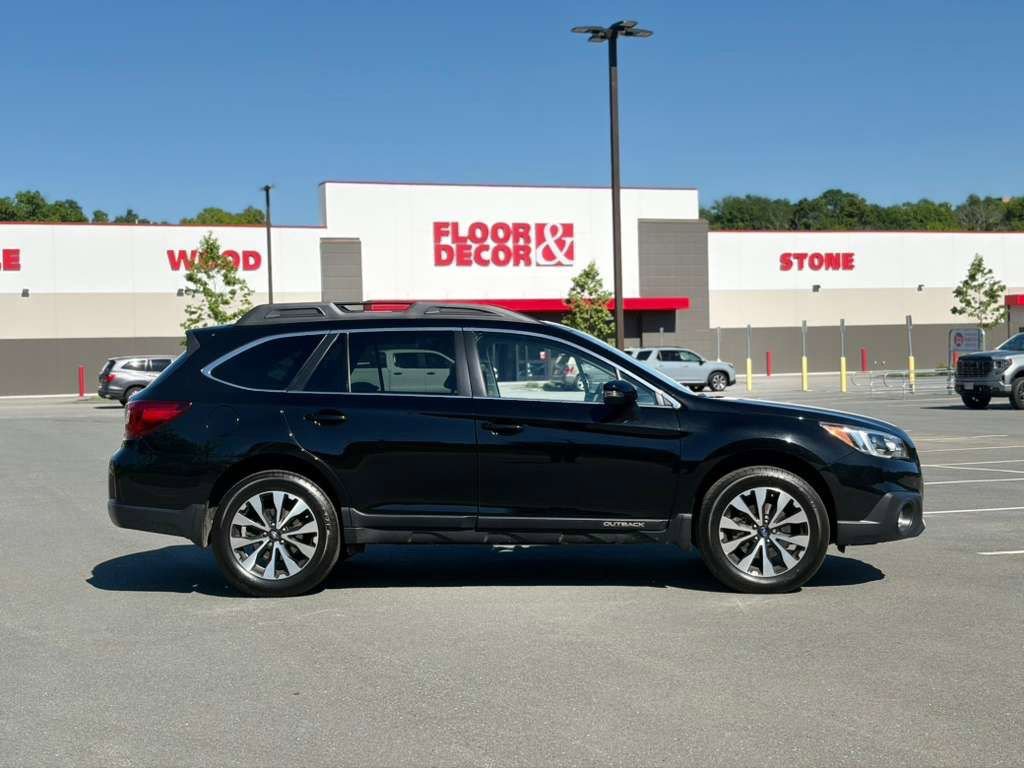 Used 2017 Subaru Outback 2.5i Limited AWD/4WD image 8