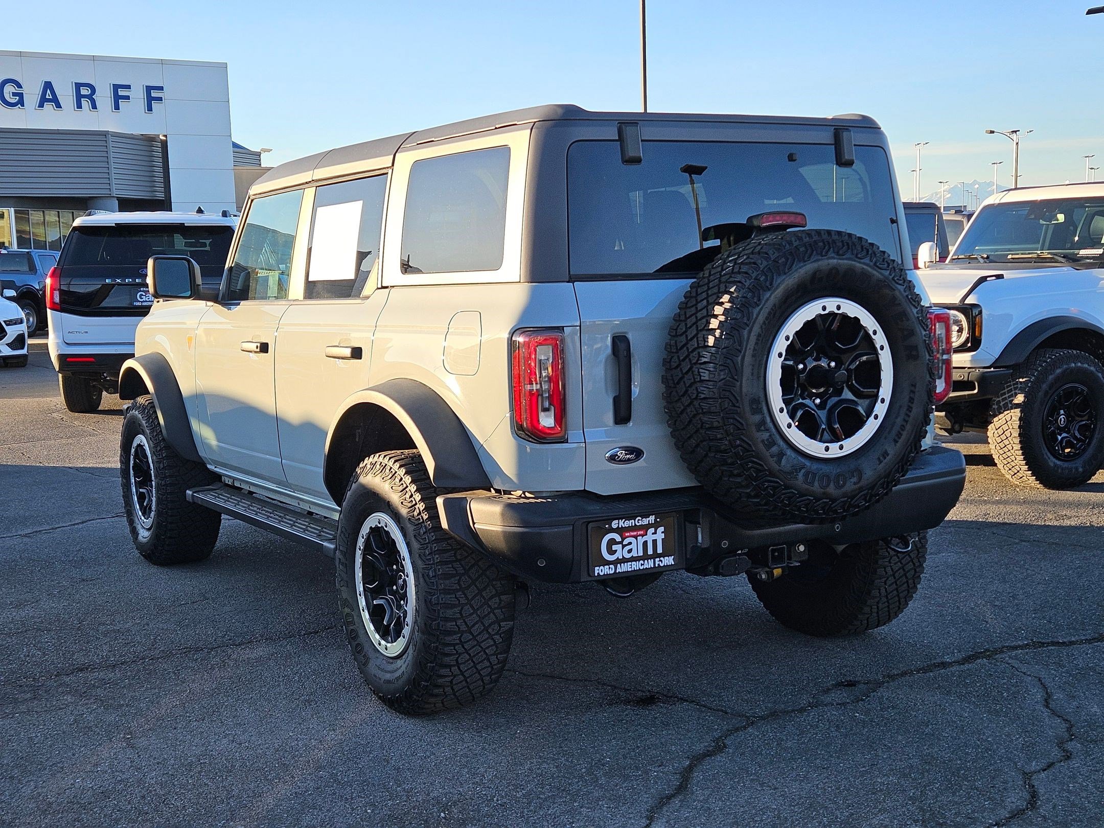 Used 2022 Ford Bronco Badlands image 9