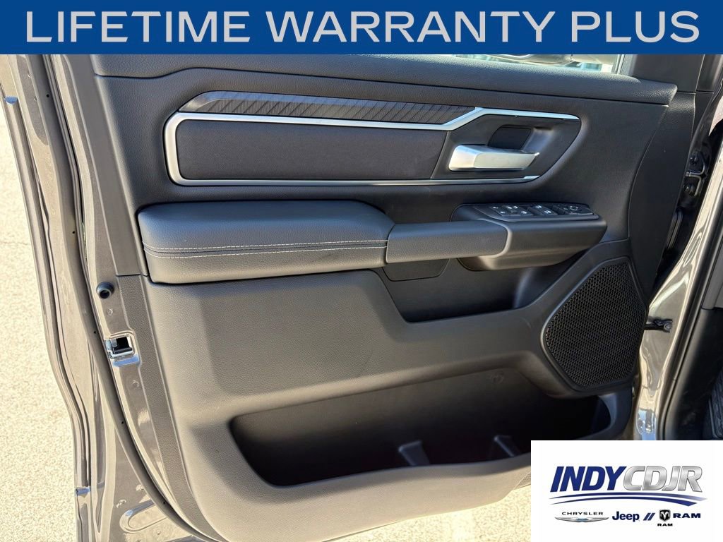 New 2026 RAM 1500 4x4 Crew Cab image 8