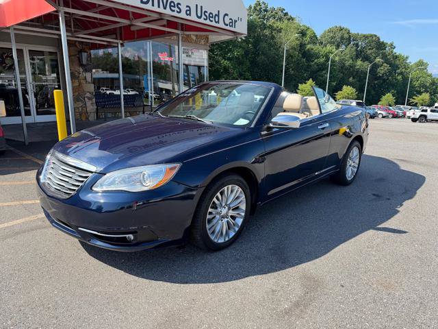 Used 2014 Chrysler 200 Limited FWD image 1