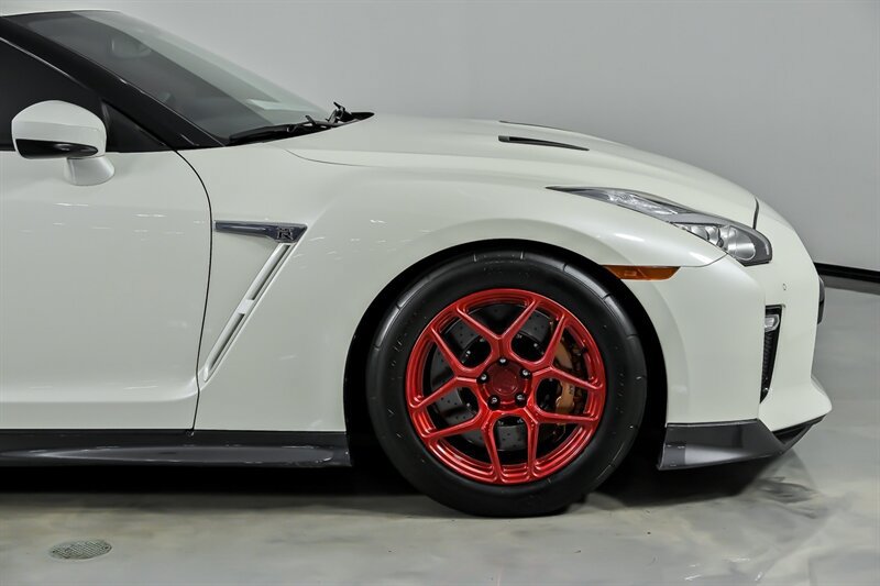 Used 2019 Nissan GT-R Premium AWD/4WD image 15