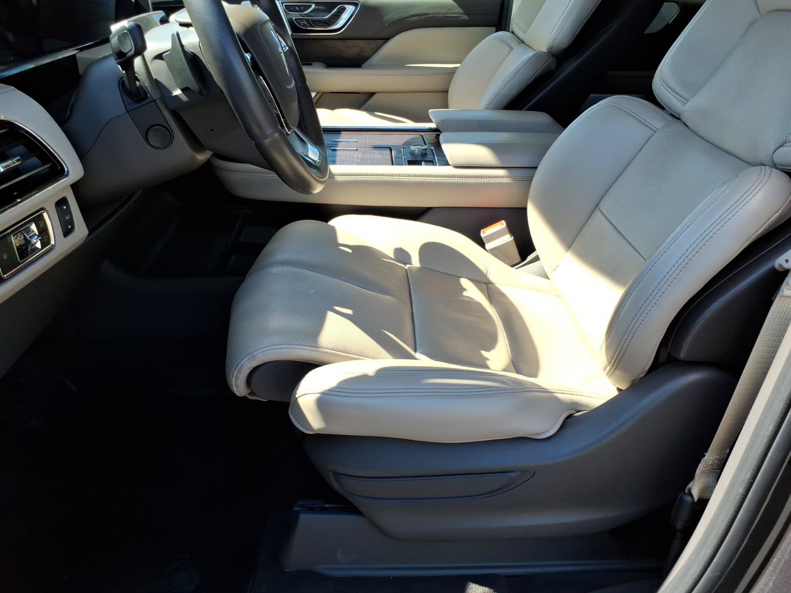 Used 2024 Lincoln Navigator L Reserve AWD/4WD image 21