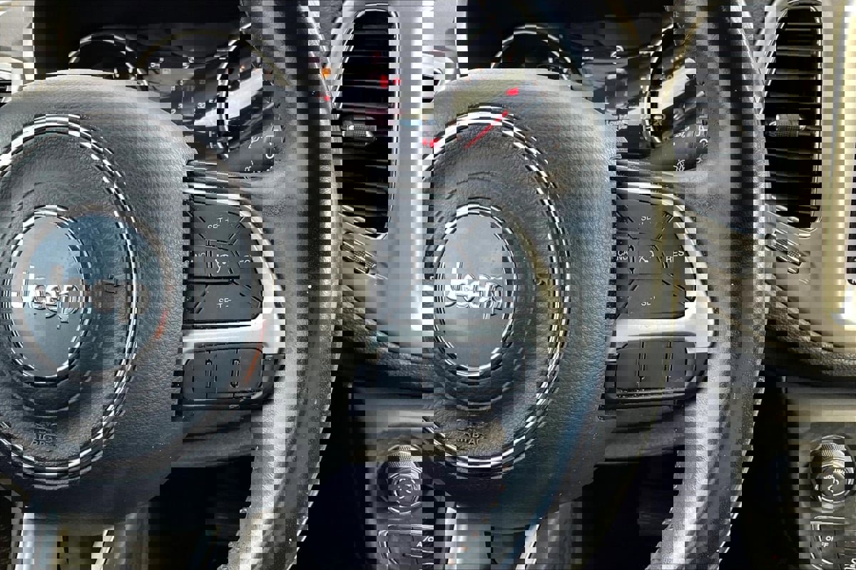 Used 2019 Jeep Compass Latitude w/ Popular Equipment Group image 19