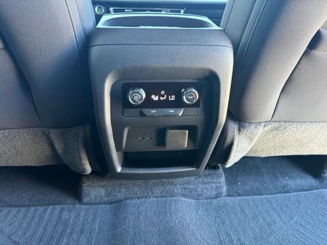 Used 2024 Chevrolet Traverse LT FWD image 15