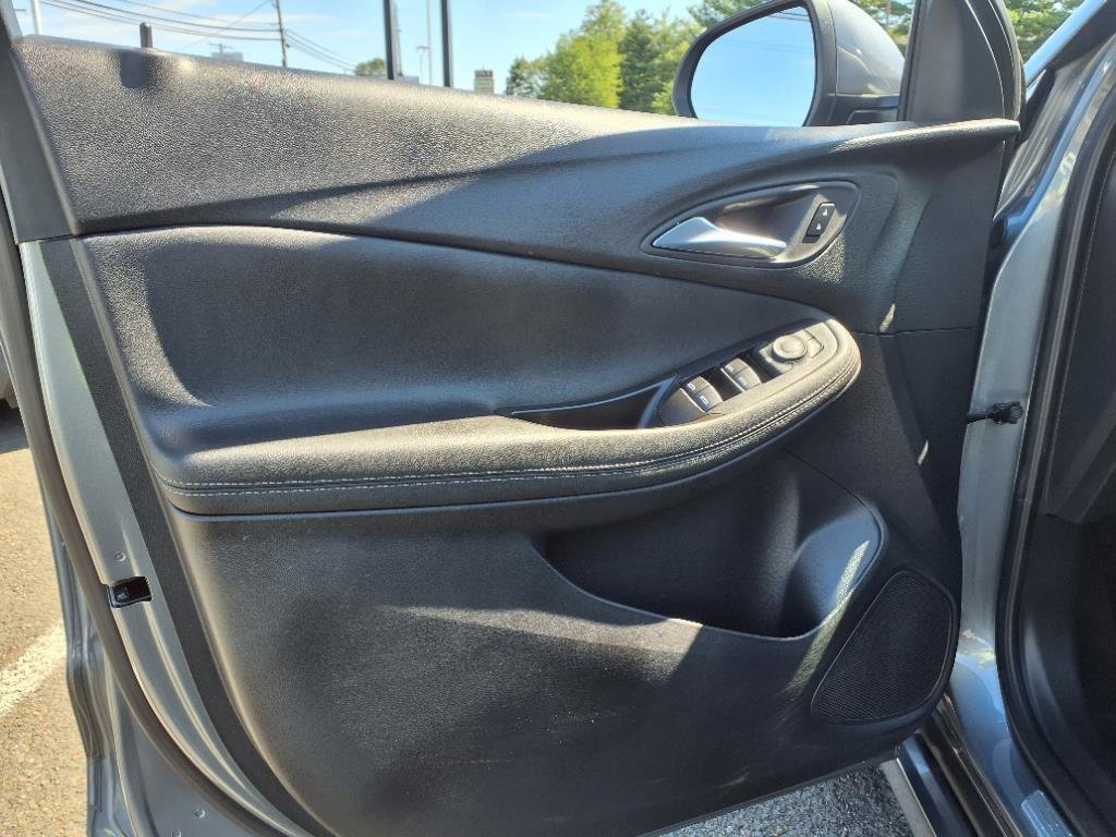 Certified 2022 Buick Encore GX Preferred w/ Sport Touring Package image 21