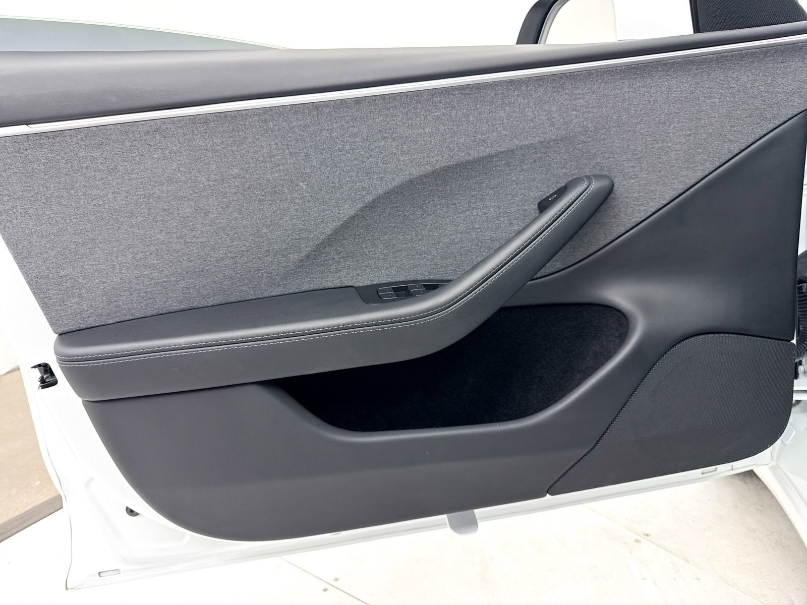 Used 2024 Tesla Model 3 Standard Range RWD image 33