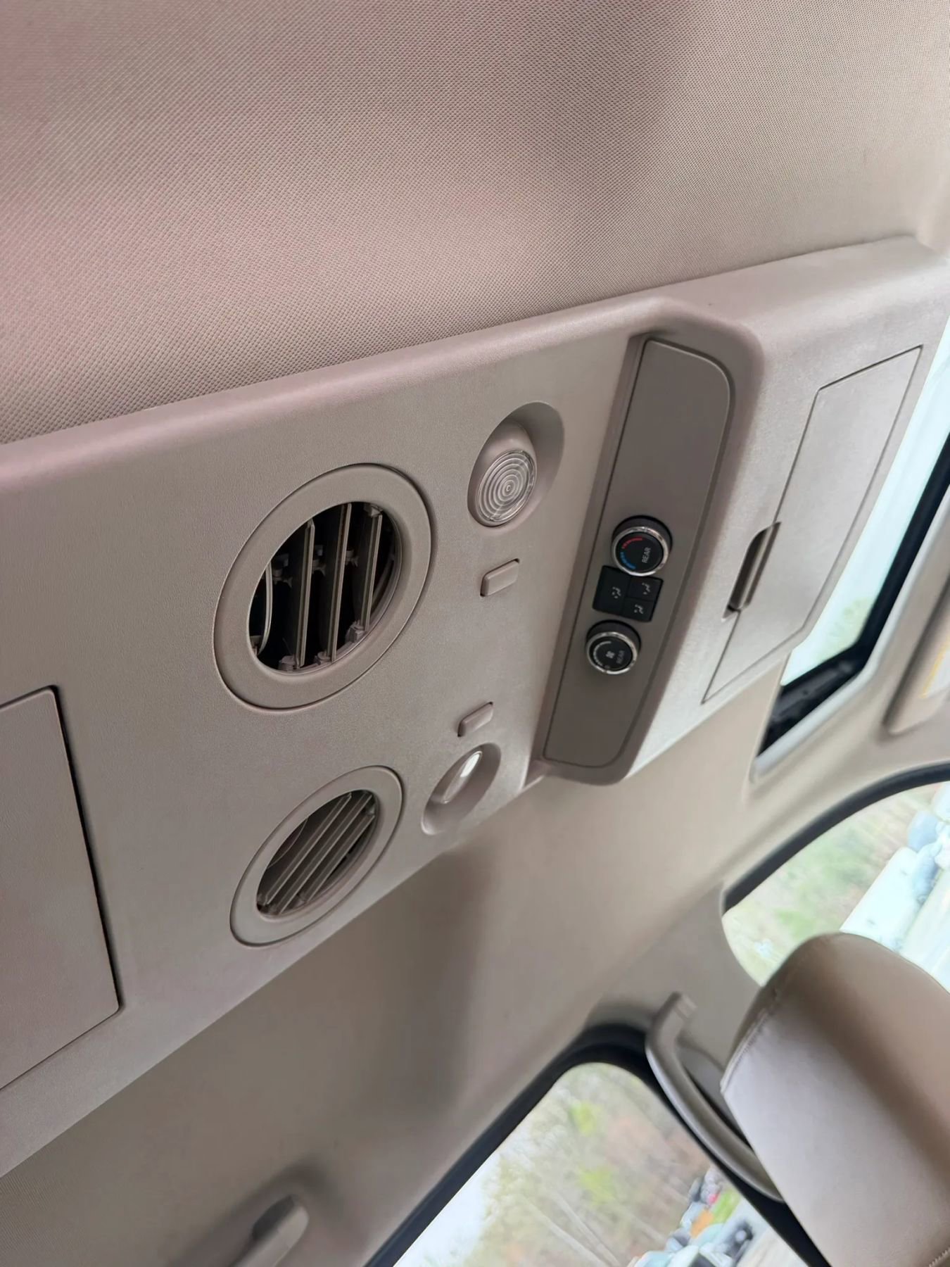 Used 2013 Nissan Armada SL image 30