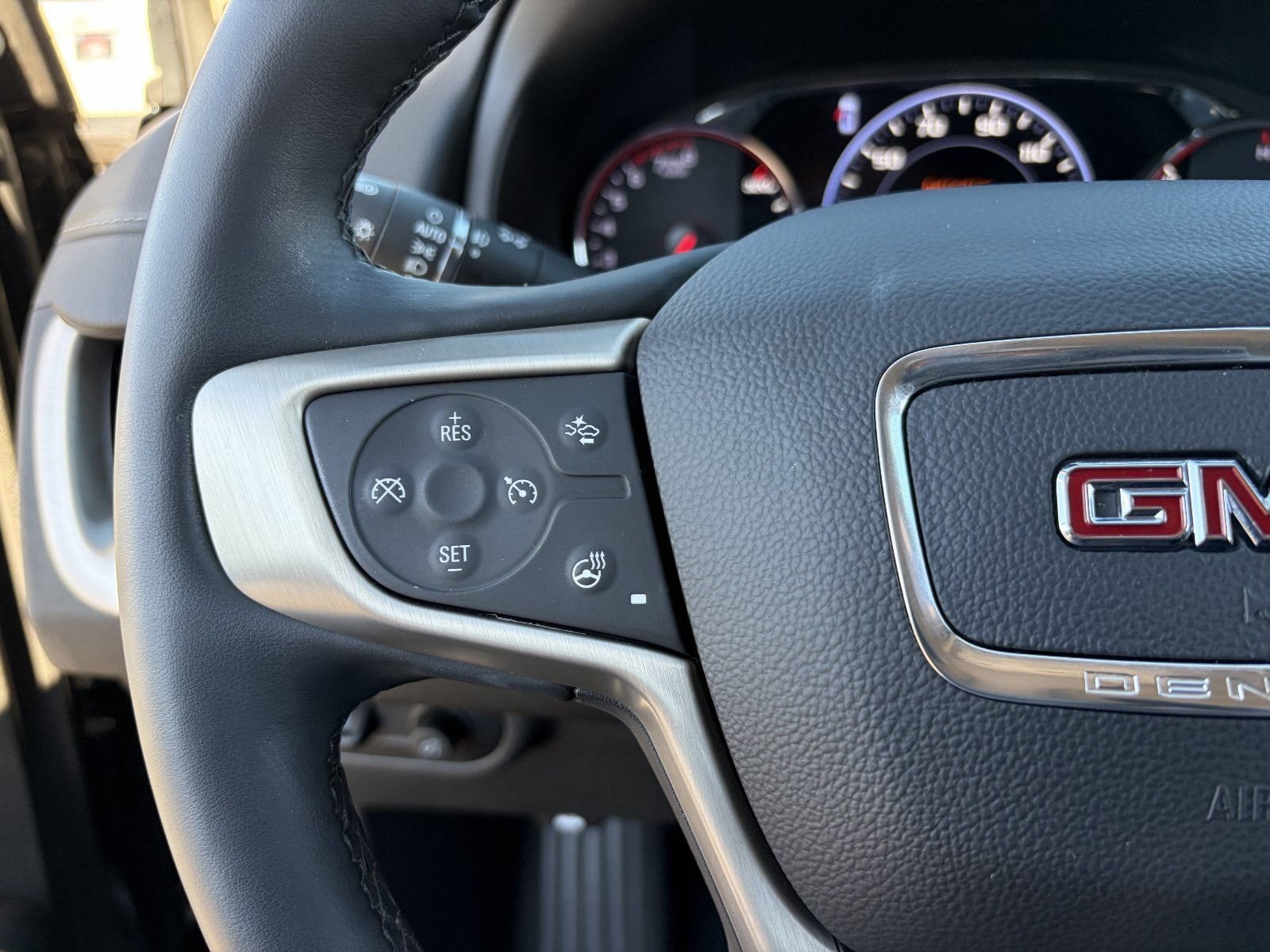 Certified 2024 GMC Terrain Denali w/ Denali Premium Package AWD/4WD image 25
