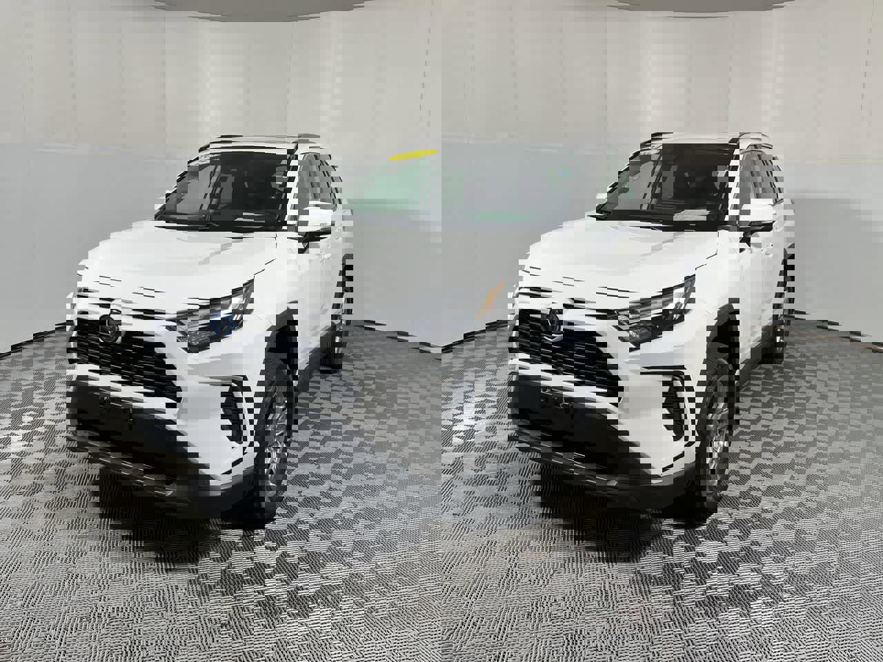 Used 2024 Toyota RAV4 XLE w/ Convenience Package AWD/4WD image 4