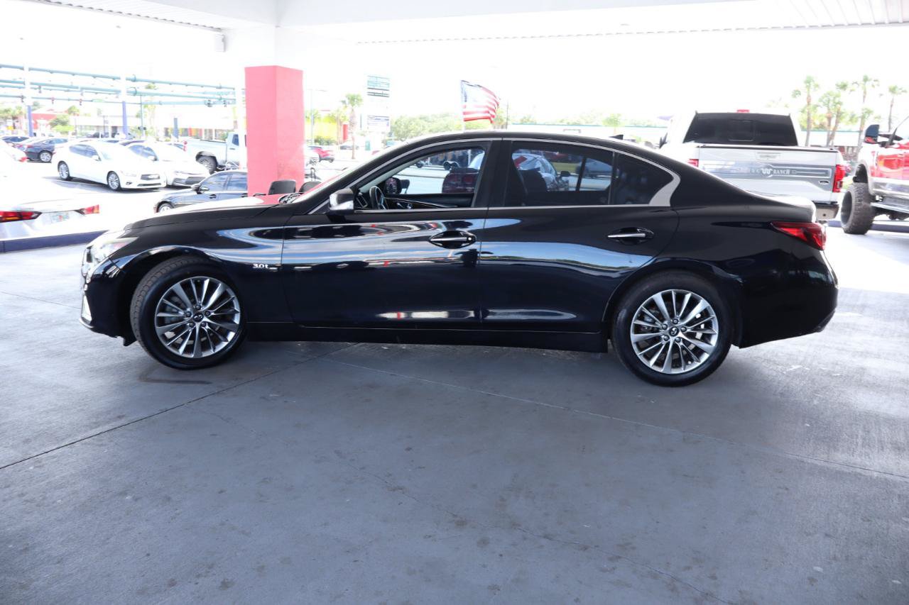 Used 2018 INFINITI Q50 Luxe RWD image 10