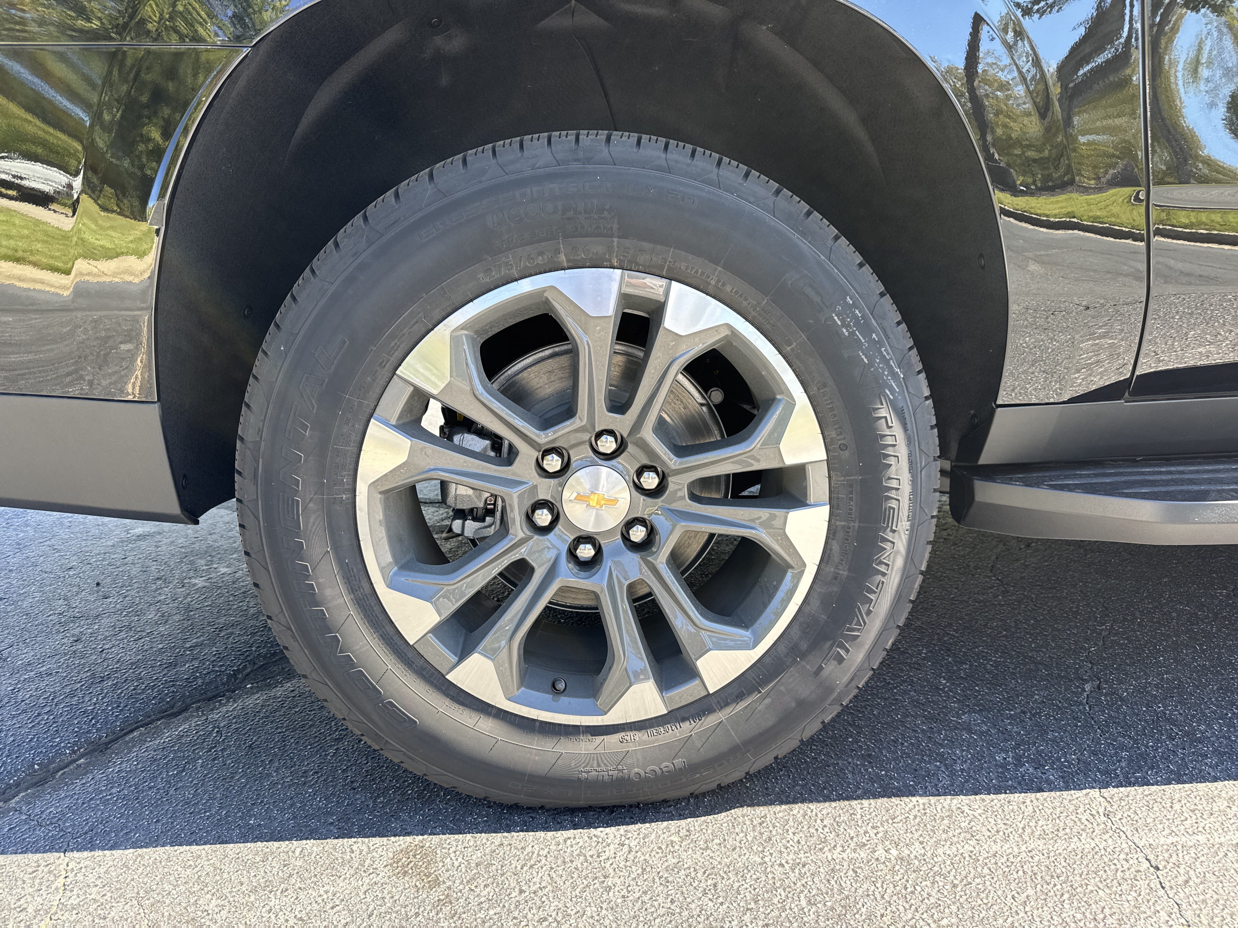 New 2026 Chevrolet Suburban LS RWD image 17