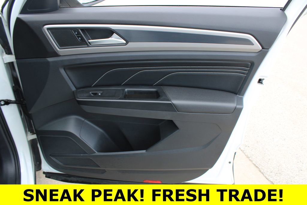 Used 2020 Volkswagen Atlas Cross Sport SEL AWD/4WD image 25
