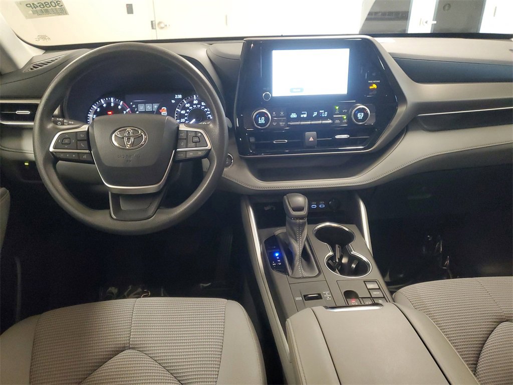 Used 2023 Toyota Highlander L image 9