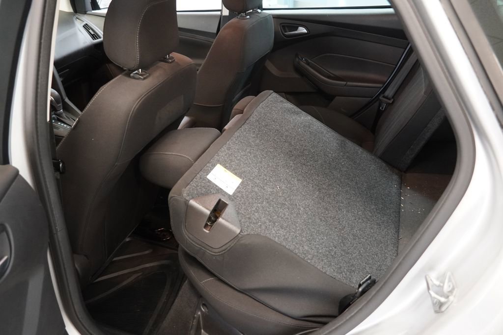 Used 2018 Ford Focus SE FWD image 17