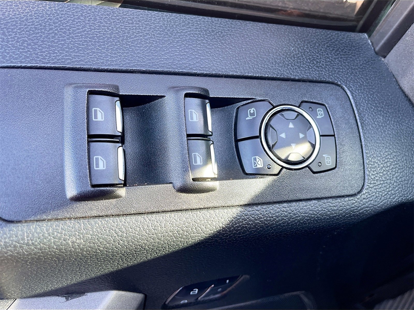 Used 2017 Ford F150 Platinum w/ Equipment Group 701A Luxury image 18