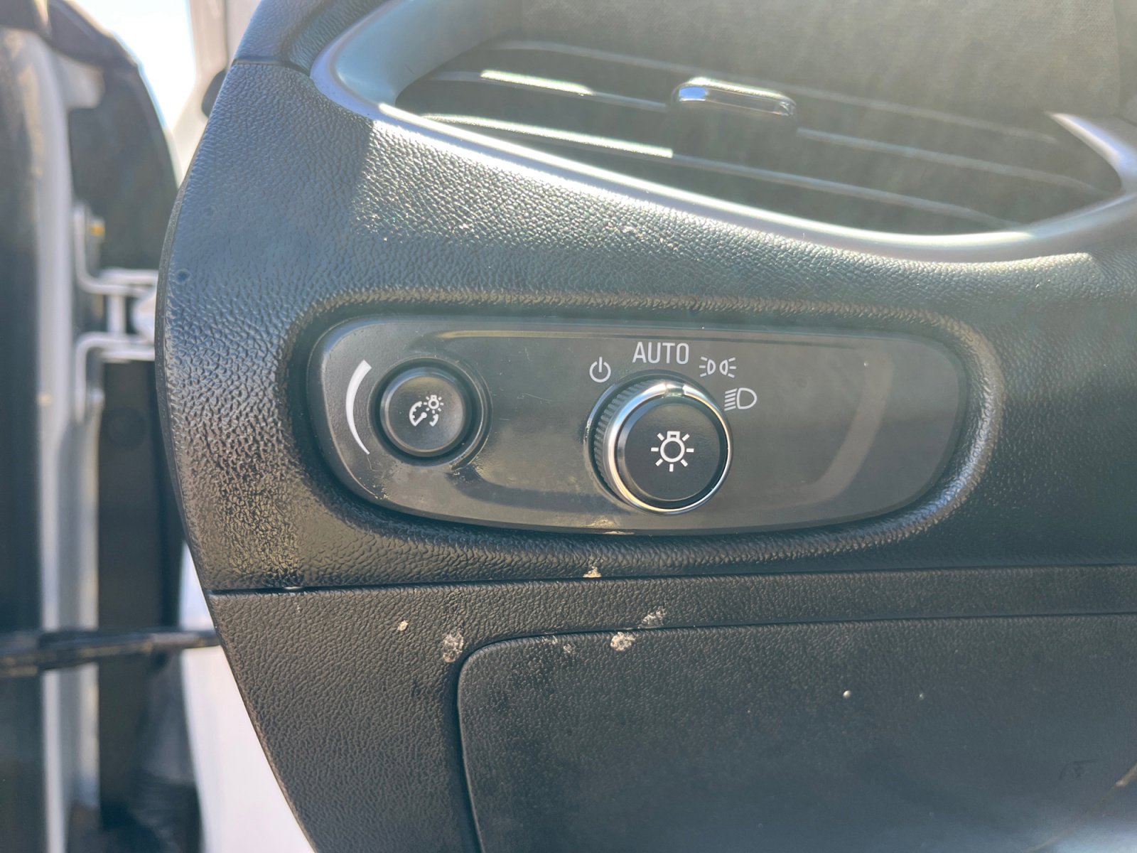 Used 2021 Chevrolet Malibu RS image 33