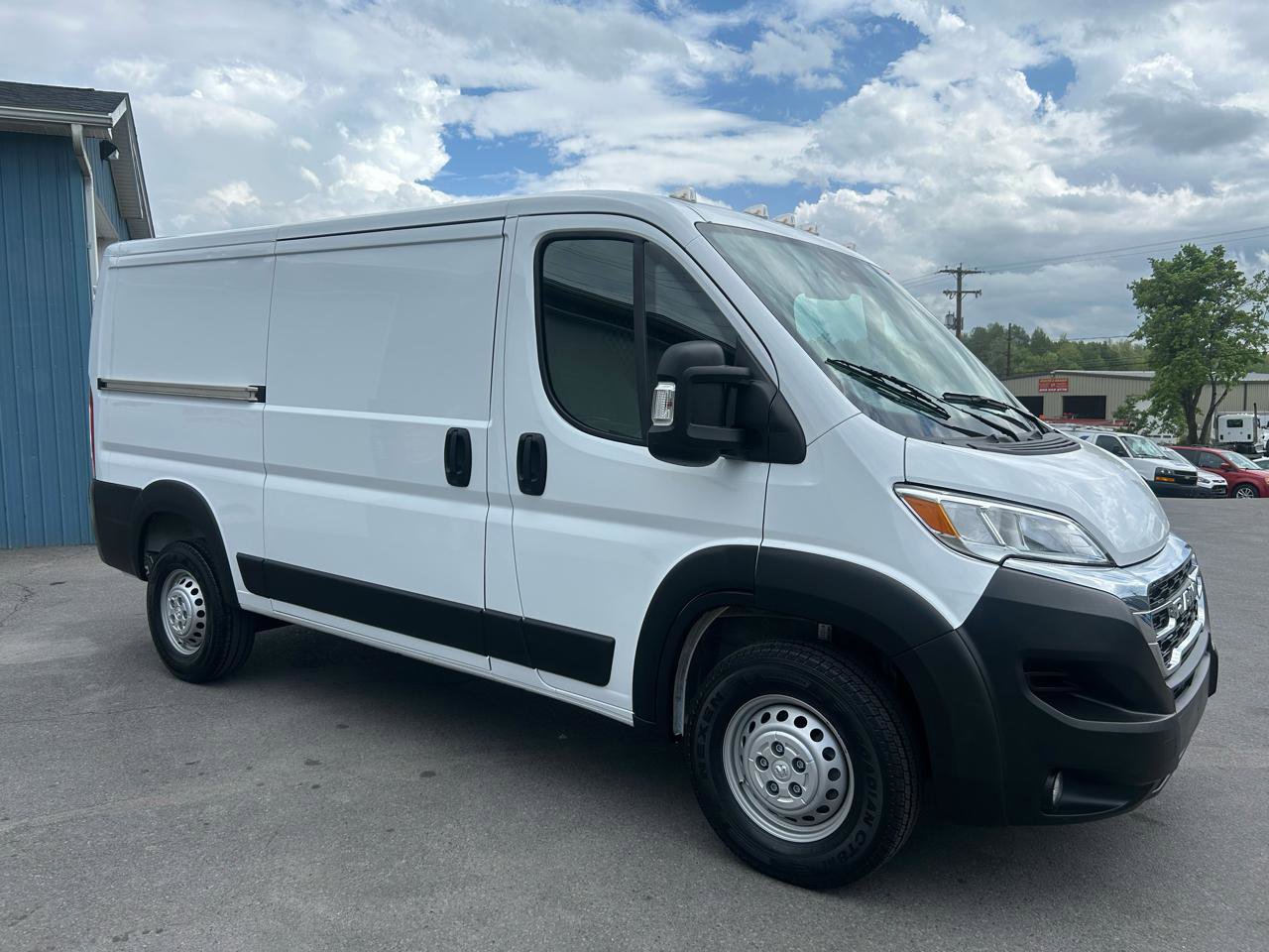 Used 2025 RAM ProMaster 2500 w/ U-Haul Equipment Group FWD image 7