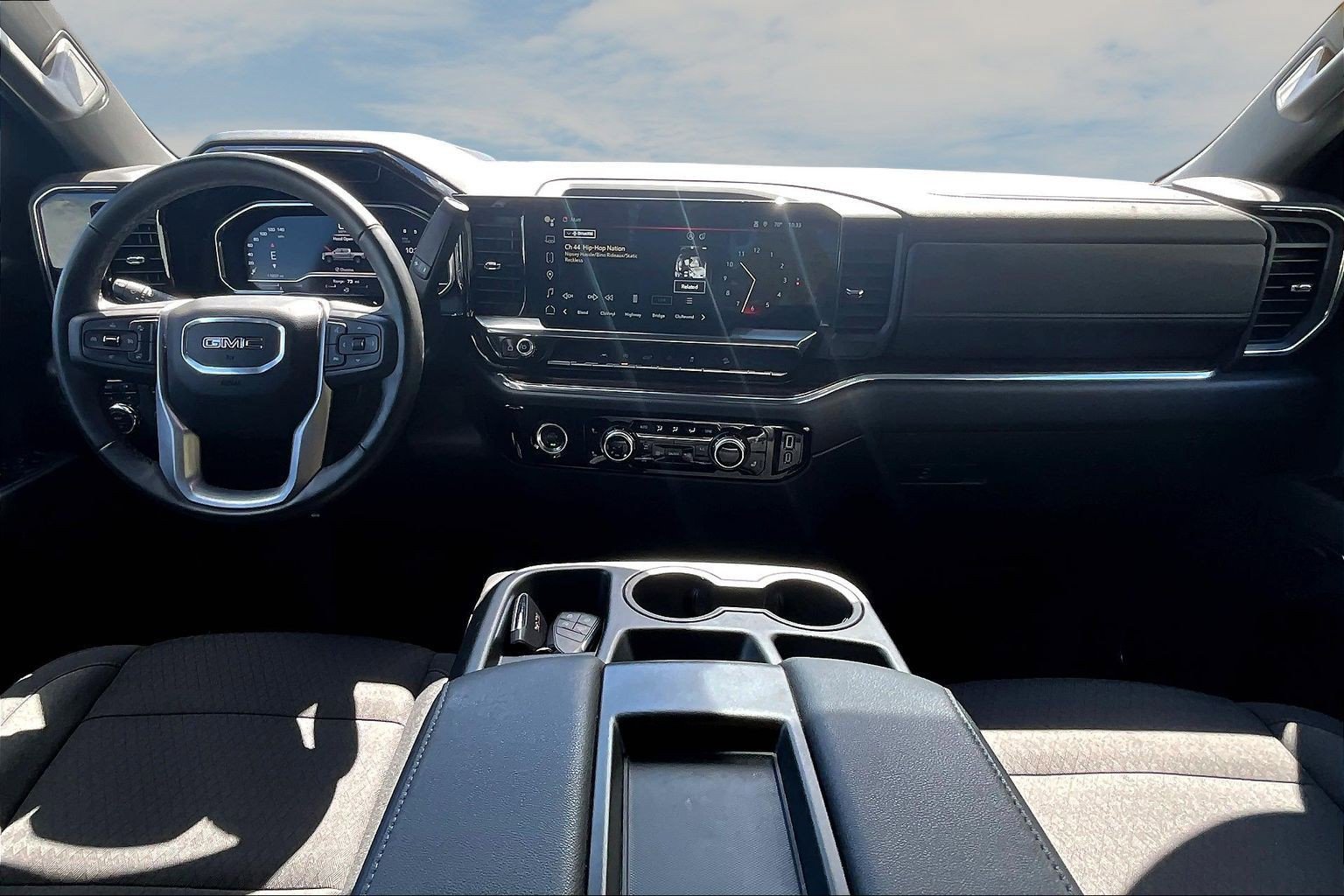 Used 2024 GMC Sierra 1500 Elevation AWD/4WD image 8