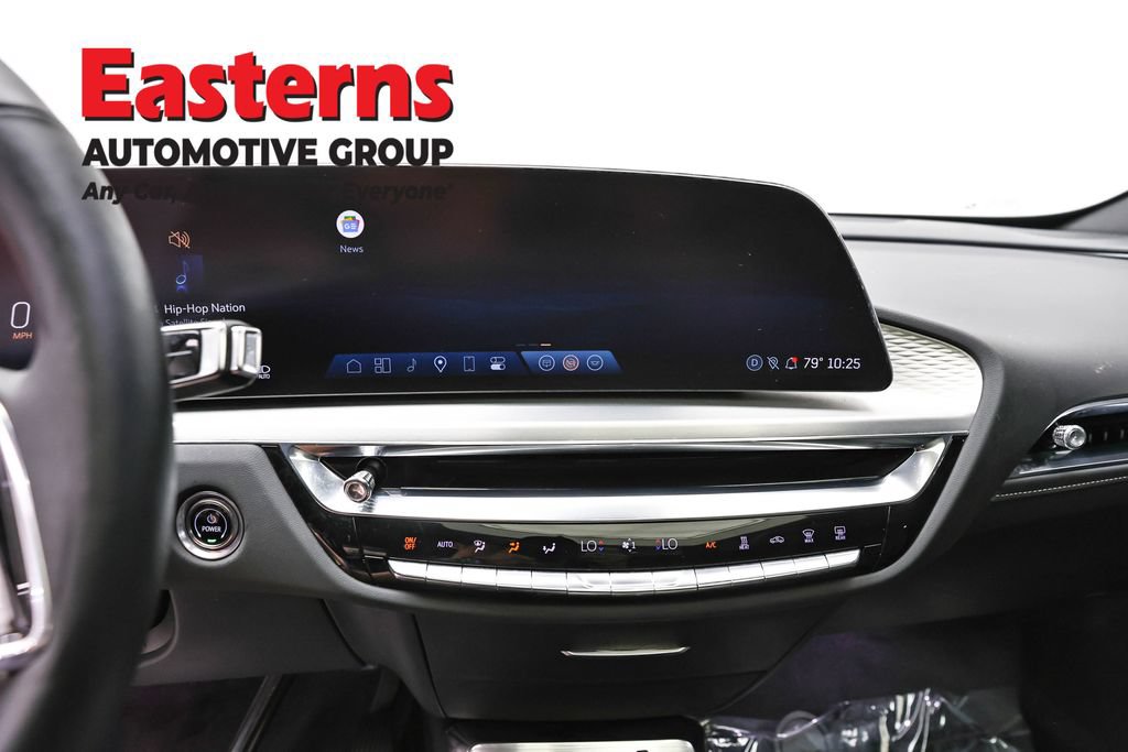 Used 2025 Cadillac Lyriq Luxury AWD/4WD image 12