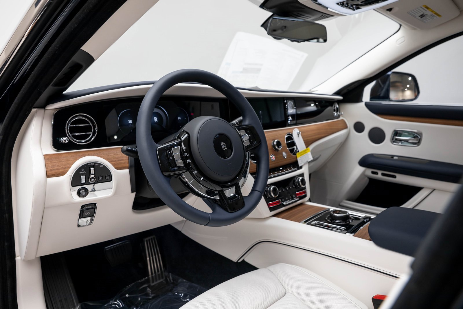 New 2026 Rolls-Royce Ghost image 2